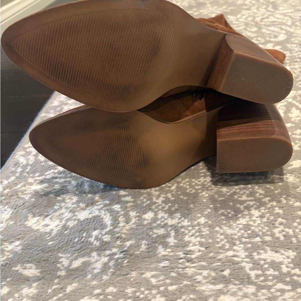 Steve Madden “ Yancy” Tan knee high, Heeled Boots - Picture 4 of 9